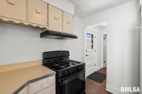 Tiny photo for 3139 W 1ST Street, Davenport, IA 52804 (MLS # QC4270090)