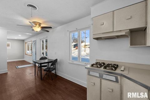 Tiny photo for 3139 W 1ST Street, Davenport, IA 52804 (MLS # QC4270090)