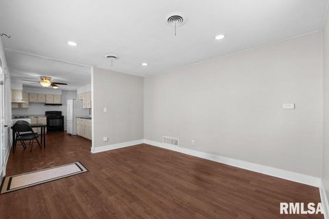 Tiny photo for 3139 W 1ST Street, Davenport, IA 52804 (MLS # QC4270090)