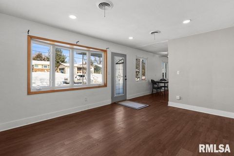 Tiny photo for 3139 W 1ST Street, Davenport, IA 52804 (MLS # QC4270090)