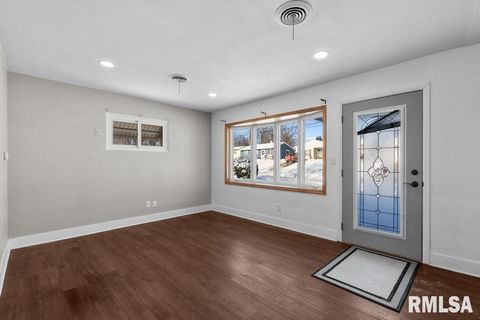 Tiny photo for 3139 W 1ST Street, Davenport, IA 52804 (MLS # QC4270090)