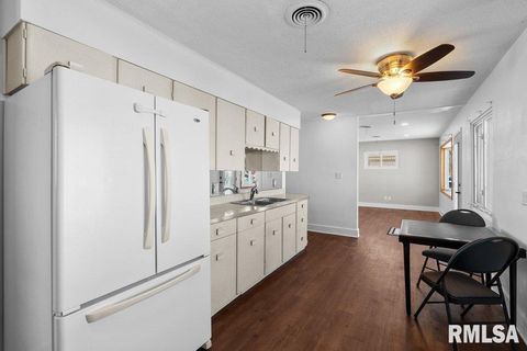 Tiny photo for 3139 W 1ST Street, Davenport, IA 52804 (MLS # QC4270090)