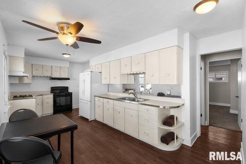 Tiny photo for 3139 W 1ST Street, Davenport, IA 52804 (MLS # QC4270090)