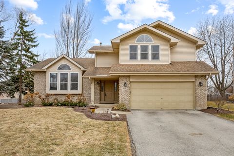 Tiny photo for 45 Brookshire Court, Aurora, IL 60502 (MLS # 12566977)