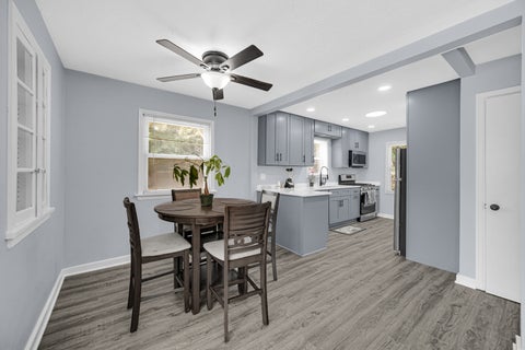 Tiny photo for 702 N Independence Avenue, Rockford, IL 61101 (MLS # 12720425)