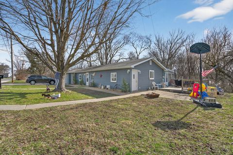 Tiny photo for 911 E Washington Street, Morris, IL 60450 (MLS # 12595056)