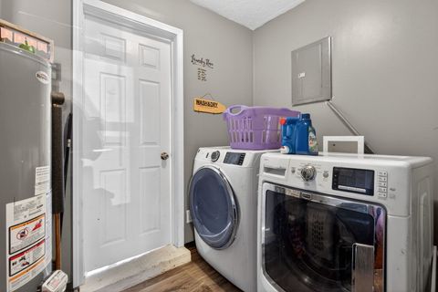 Tiny photo for 911 E Washington Street, Morris, IL 60450 (MLS # 12595056)