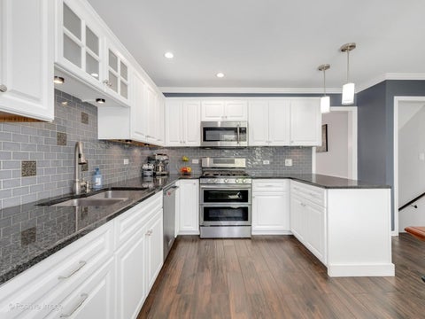 Tiny photo for 1525 Almond Court, Downers Grove, IL 60515 (MLS # 12646231)
