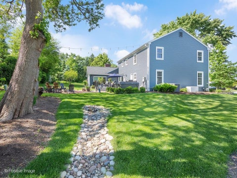 Tiny photo for 1525 Almond Court, Downers Grove, IL 60515 (MLS # 12646231)