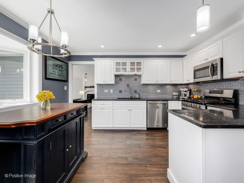 Tiny photo for 1525 Almond Court, Downers Grove, IL 60515 (MLS # 12646231)