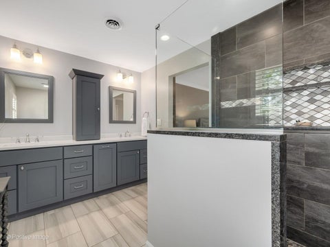 Tiny photo for 1525 Almond Court, Downers Grove, IL 60515 (MLS # 12646231)