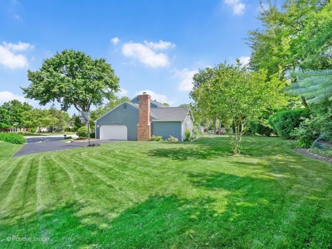 Tiny photo for 1525 Almond Court, Downers Grove, IL 60515 (MLS # 12646231)