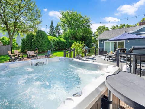 Tiny photo for 1525 Almond Court, Downers Grove, IL 60515 (MLS # 12646231)