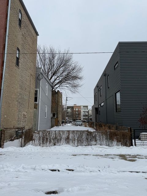 2050 W Superior Street Chicago IL 60612