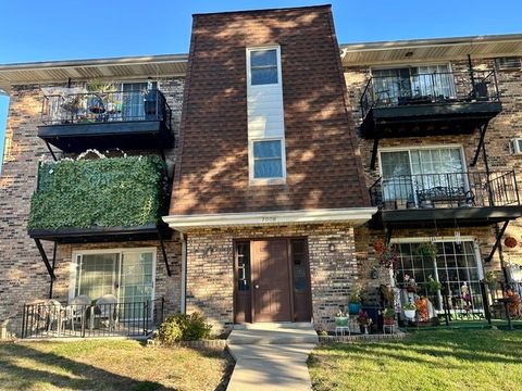 Tiny photo for 7008 Oconnell Drive #201, Chicago Ridge, IL 60415 (MLS # 12636950)
