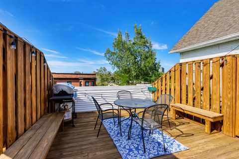 Tiny photo for 1043 W SCHOOL Street #207, Chicago, IL 60657 (MLS # 12621162)