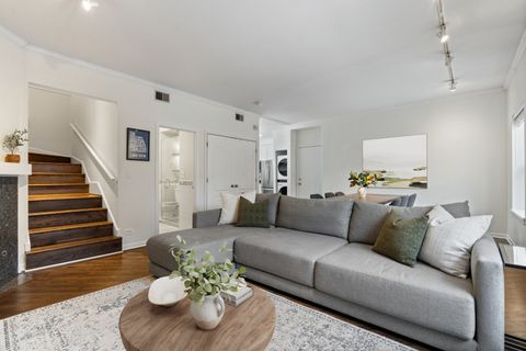 Tiny photo for 1043 W SCHOOL Street #207, Chicago, IL 60657 (MLS # 12621162)