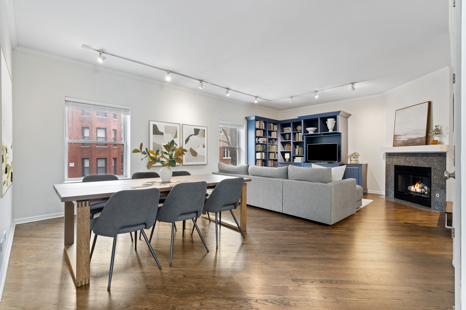 1043 W SCHOOL Street 207