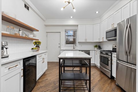 Tiny photo for 1043 W SCHOOL Street #207, Chicago, IL 60657 (MLS # 12621162)