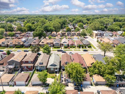 Tiny photo for 8510 S Blackstone Avenue, Chicago, IL 60619 (MLS # 12493248)