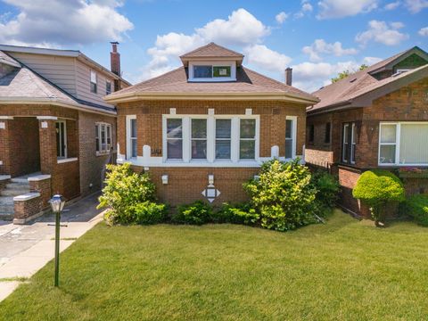 Tiny photo for 8510 S Blackstone Avenue, Chicago, IL 60619 (MLS # 12493248)
