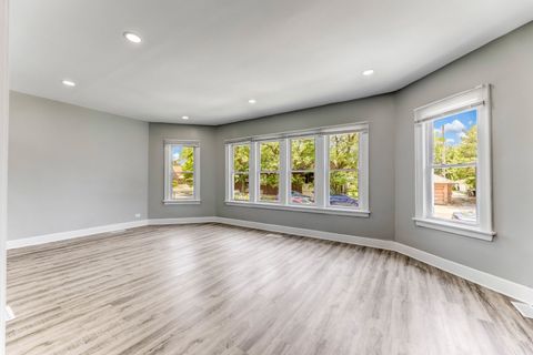 Tiny photo for 8510 S Blackstone Avenue, Chicago, IL 60619 (MLS # 12493248)