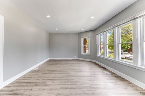 Tiny photo for 8510 S Blackstone Avenue, Chicago, IL 60619 (MLS # 12493248)