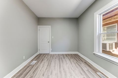 Tiny photo for 8510 S Blackstone Avenue, Chicago, IL 60619 (MLS # 12493248)