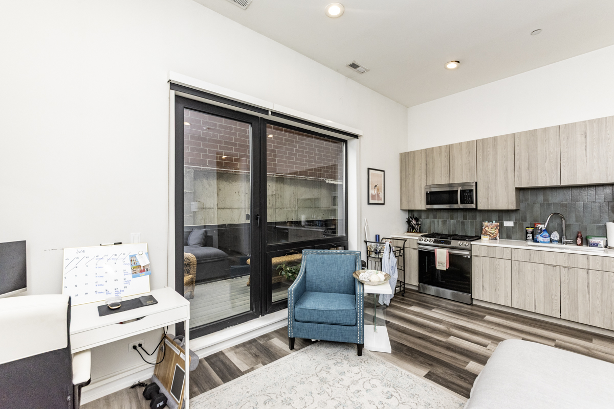 2317 N Clark Street 312