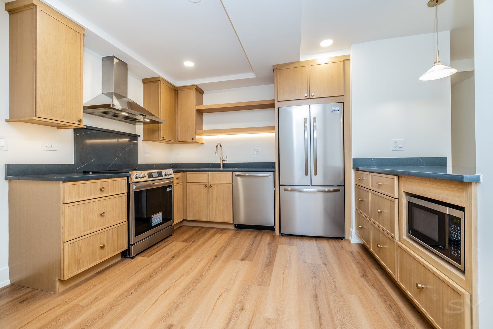 406 Franklin Avenue 1B
