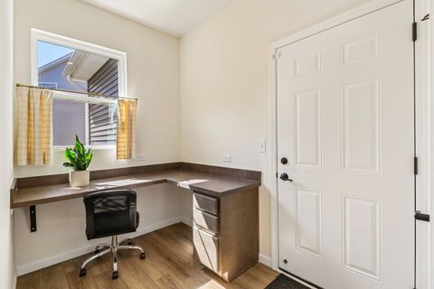 Tiny photo for 8 Liam Court, Algonquin, IL 60102 (MLS # 12635428)