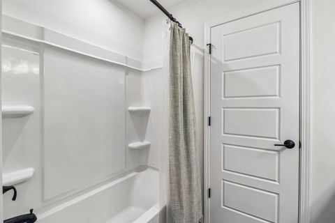 Tiny photo for 8 Liam Court, Algonquin, IL 60102 (MLS # 12635428)