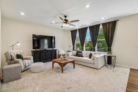 Tiny photo for 8 Liam Court, Algonquin, IL 60102 (MLS # 12635428)