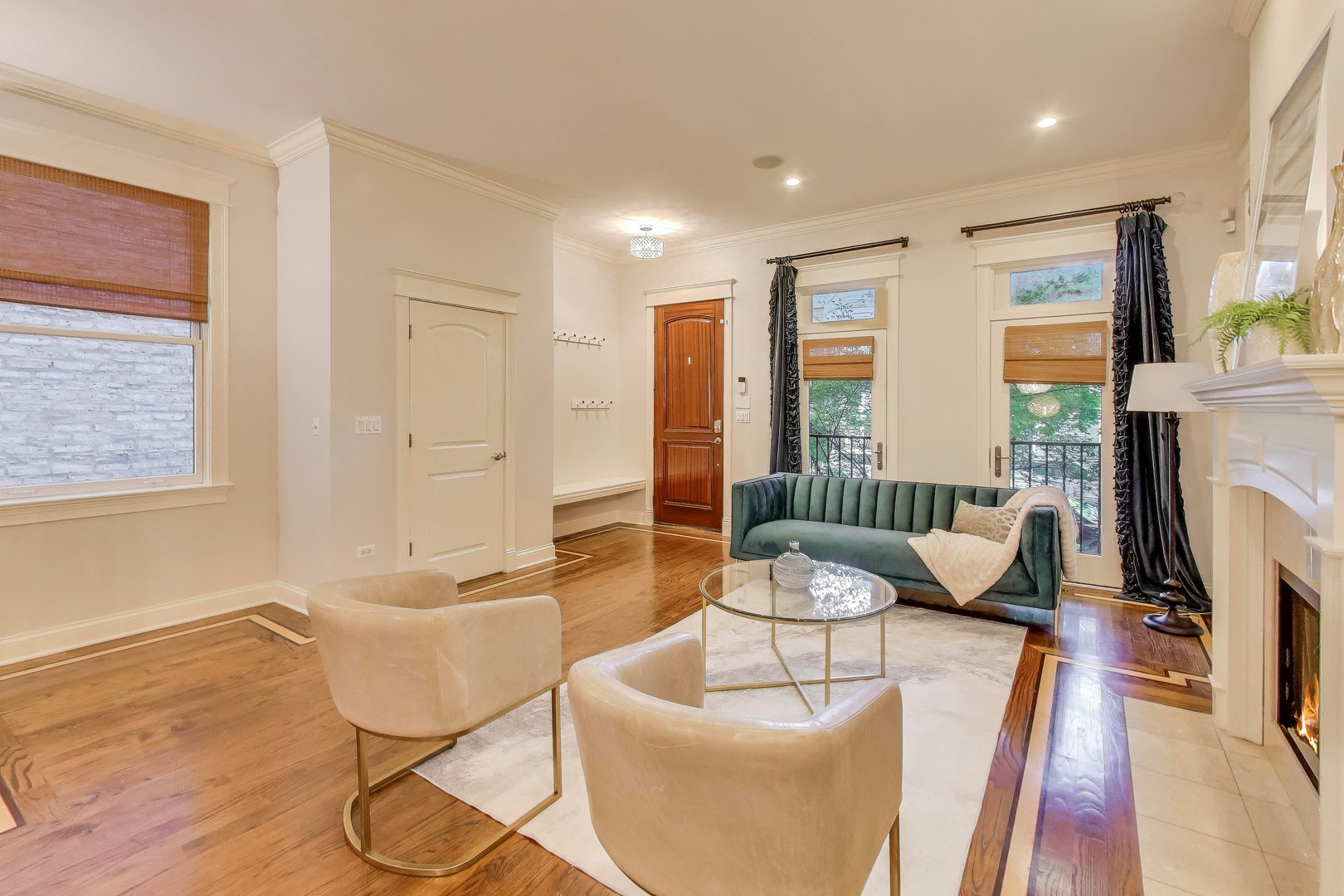 2118 W Melrose Street