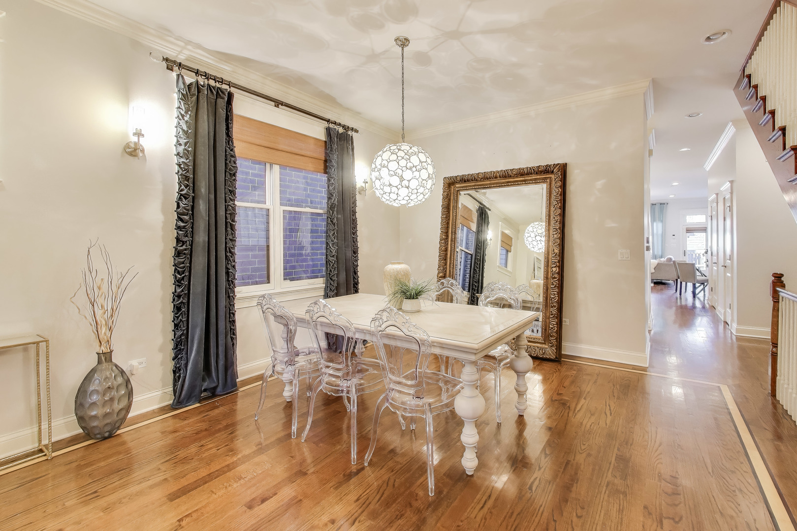 2118 W Melrose Street