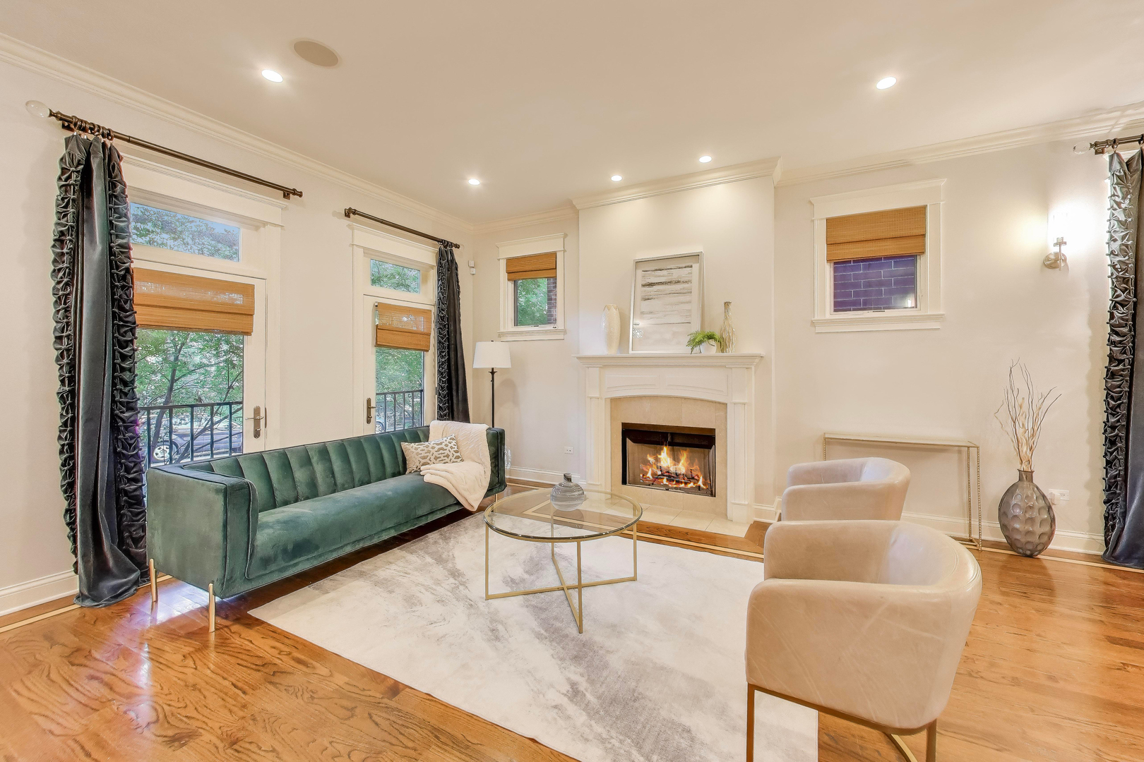 2118 W Melrose Street