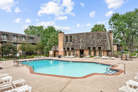 Tiny photo for 1 Oak Creek Drive #2303, Buffalo Grove, IL 60089 (MLS # 12734049)