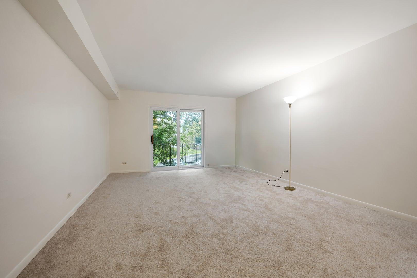 1 Oak Creek Drive 2303