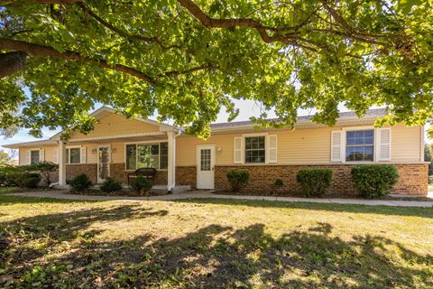 Tiny photo for 3 Poplar Road, Yorkville, IL 60560 (MLS # 12496347)