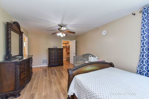 Tiny photo for 2475 Westleigh Court, Aurora, IL 60504 (MLS # 12691674)