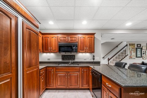 Tiny photo for 1114 Chadwick Court, Aurora, IL 60502 (MLS # 12704394)