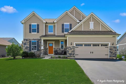 Photo of 1127 Williamsbury Drive, Crystal Lake, IL 60012 (MLS # 12623945)