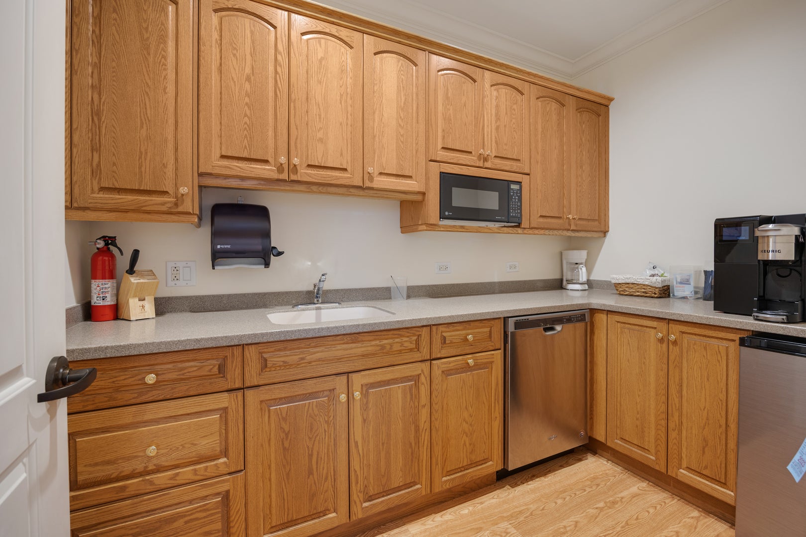 1621 W Colonial Parkway