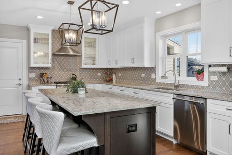 Tiny photo for 4343 Elm Street, Downers Grove, IL 60515 (MLS # 12577662)