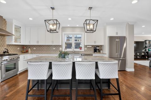 Tiny photo for 4343 Elm Street, Downers Grove, IL 60515 (MLS # 12577662)