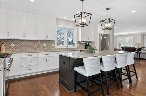 Tiny photo for 4343 Elm Street, Downers Grove, IL 60515 (MLS # 12577662)