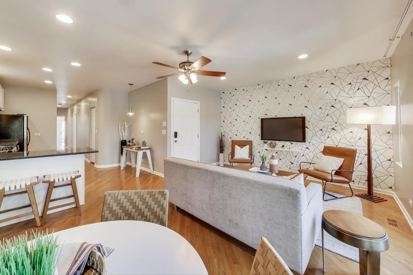 2733 W Potomac Avenue 2