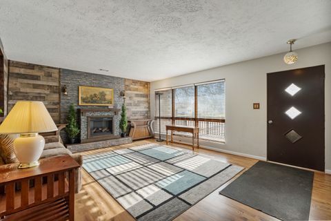 Tiny photo for 502 W 7th Street, Lockport, IL 60441 (MLS # 12528982)