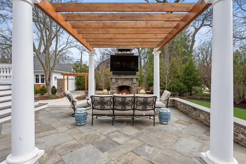 Tiny photo for 307 Abbotsford Road, Kenilworth, IL 60043 (MLS # 12598227)