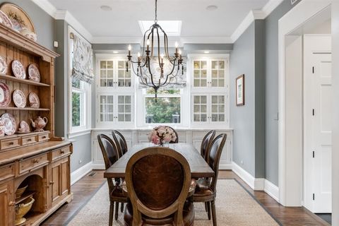 Tiny photo for 307 Abbotsford Road, Kenilworth, IL 60043 (MLS # 12598227)